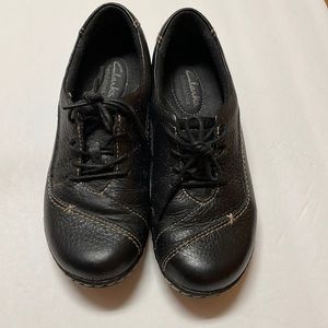 Clarks bendable women shoes size 5M